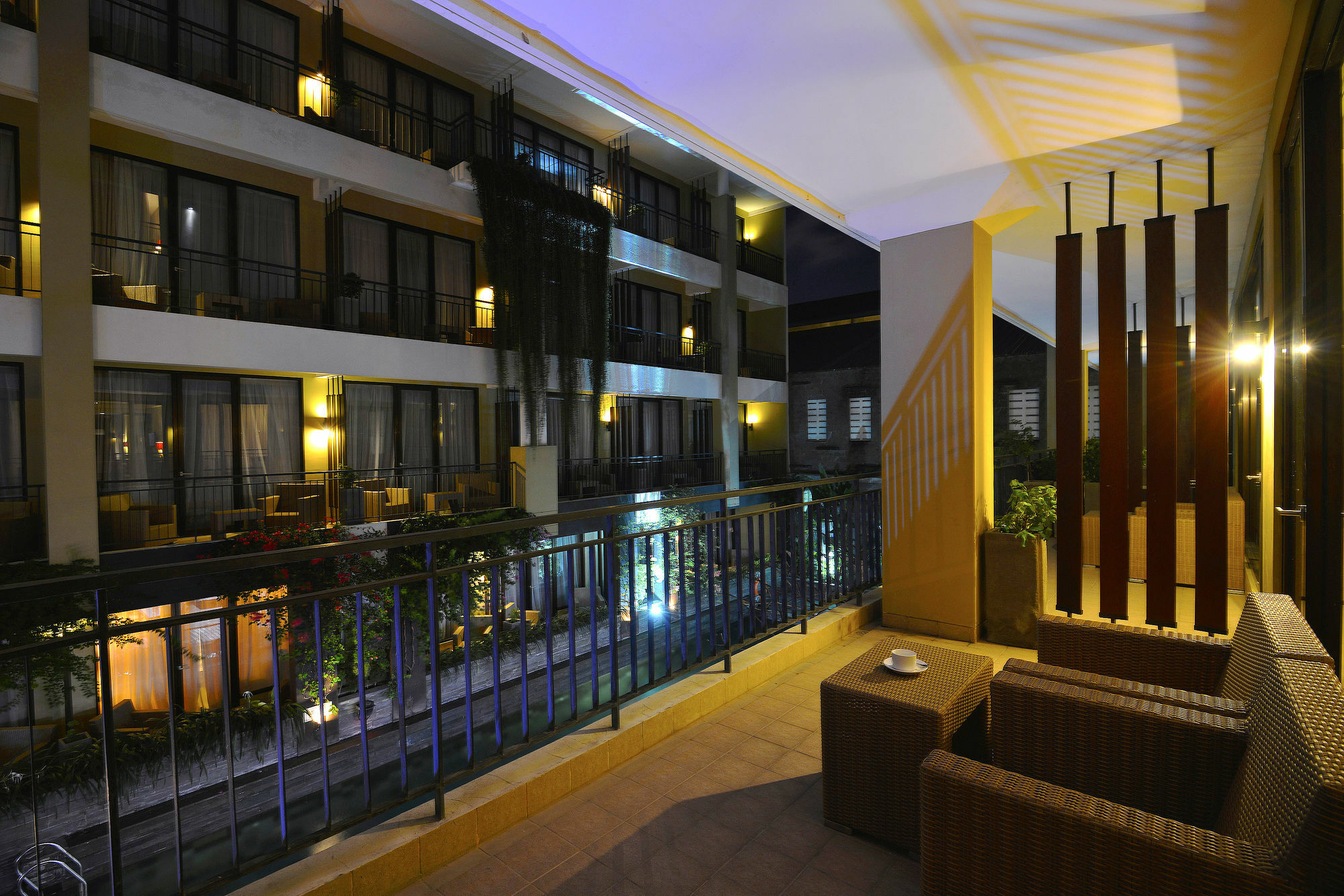 100 Sunset Kuta Hotel & Ballroom Zewnętrze zdjęcie